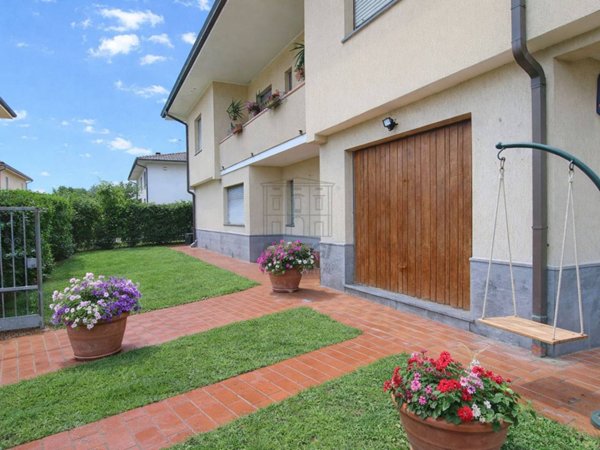 casa indipendente in vendita a Lucca in zona Nave