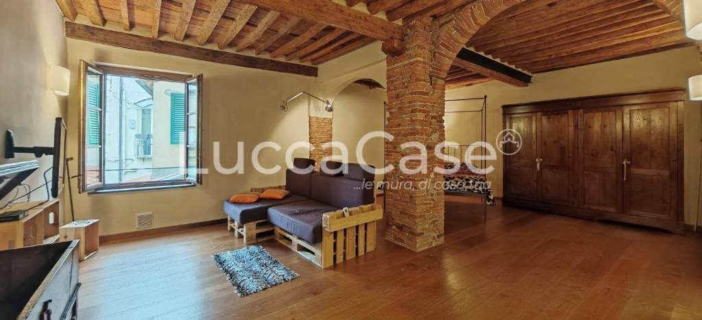 appartamento in vendita a Lucca in zona Centro Città