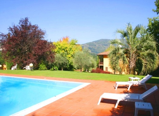 casa indipendente in vendita a Lucca in zona Ponte a Moriano