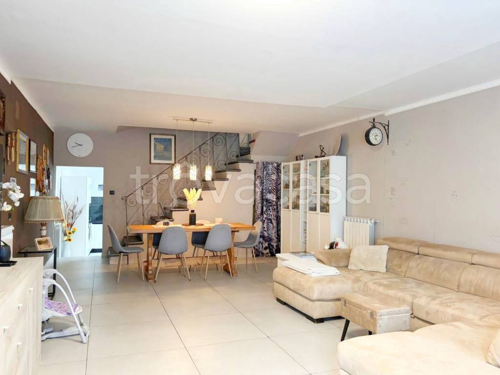 casa indipendente in vendita a Lucca in zona Santa Maria del Giudice