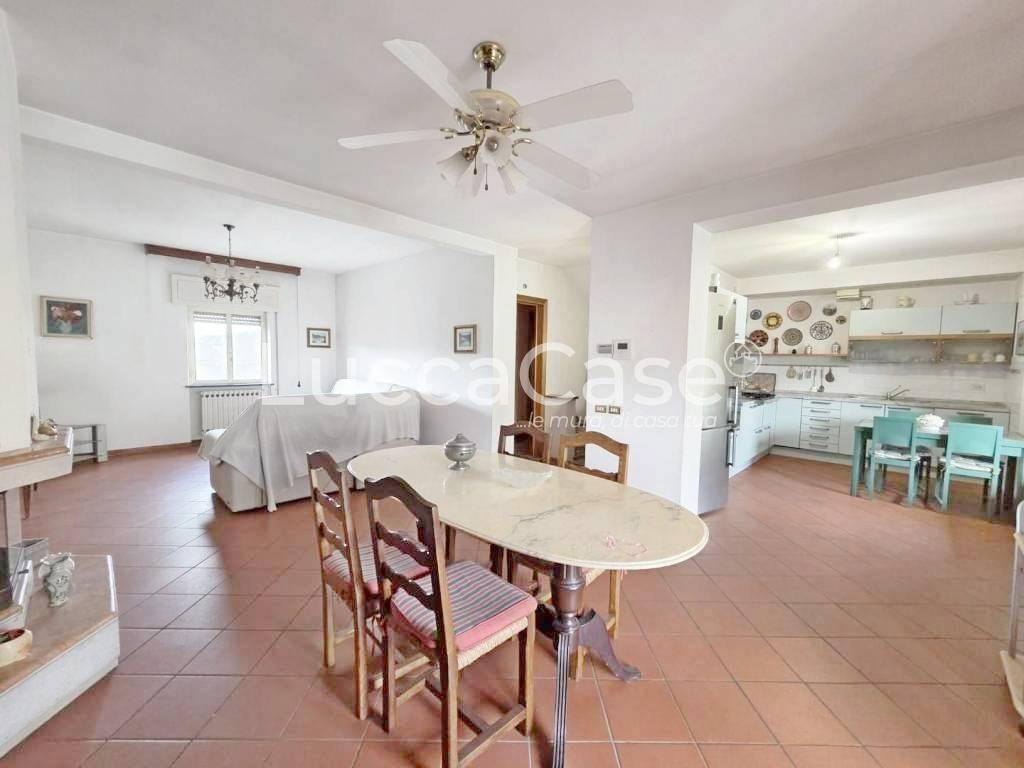 casa indipendente in vendita a Lucca in zona Maggiano