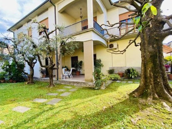 casa indipendente in vendita a Lucca in zona zona San Filippo