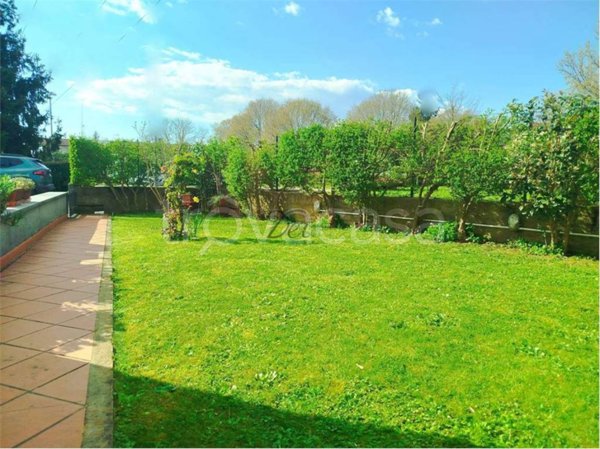 casa indipendente in vendita a Lucca in zona zona San Vito