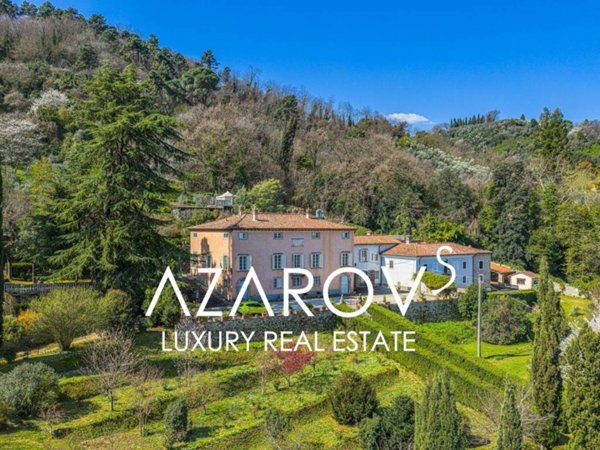 villa in vendita a Lucca in zona Centro Città
