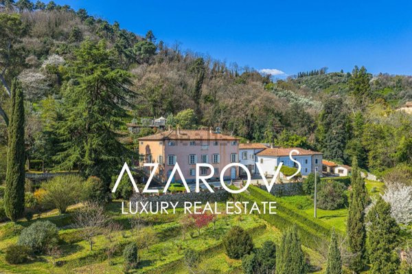 villa in vendita a Lucca in zona Centro Città