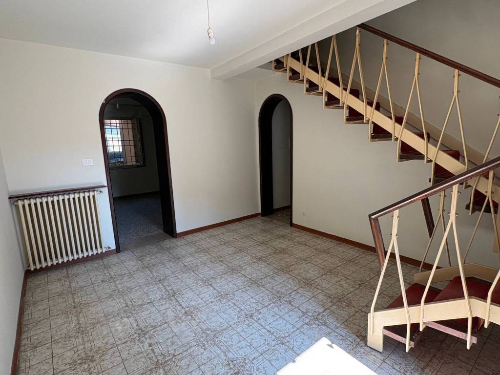 casa indipendente in vendita a Lucca in zona Fagnano