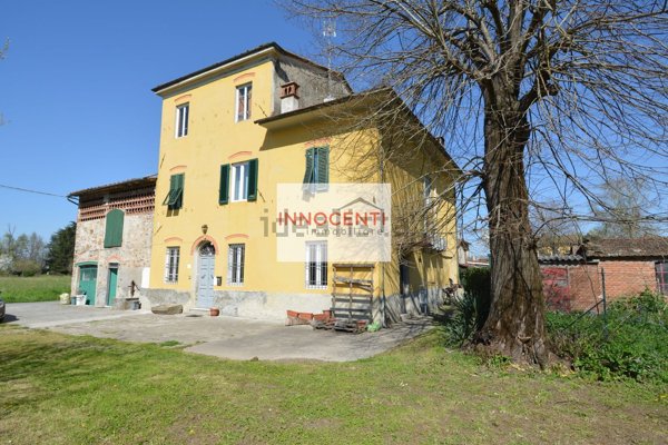 casa indipendente in vendita a Lucca in zona zona Sorbano