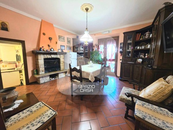 casa indipendente in vendita a Lucca in zona Monte San Quirico