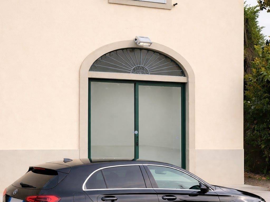 negozio in vendita a Lucca in zona Nave