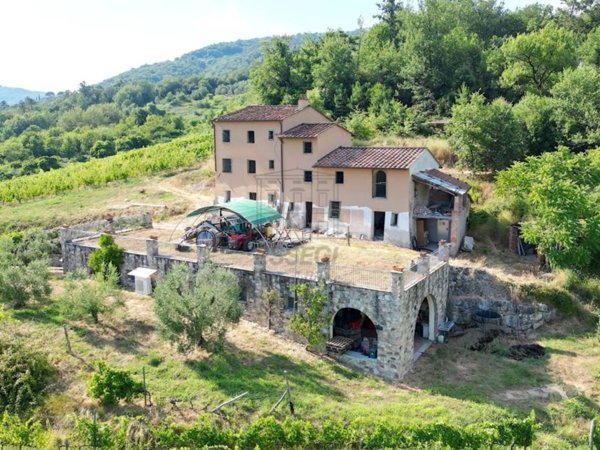 casa indipendente in vendita a Lucca in zona Centro Città