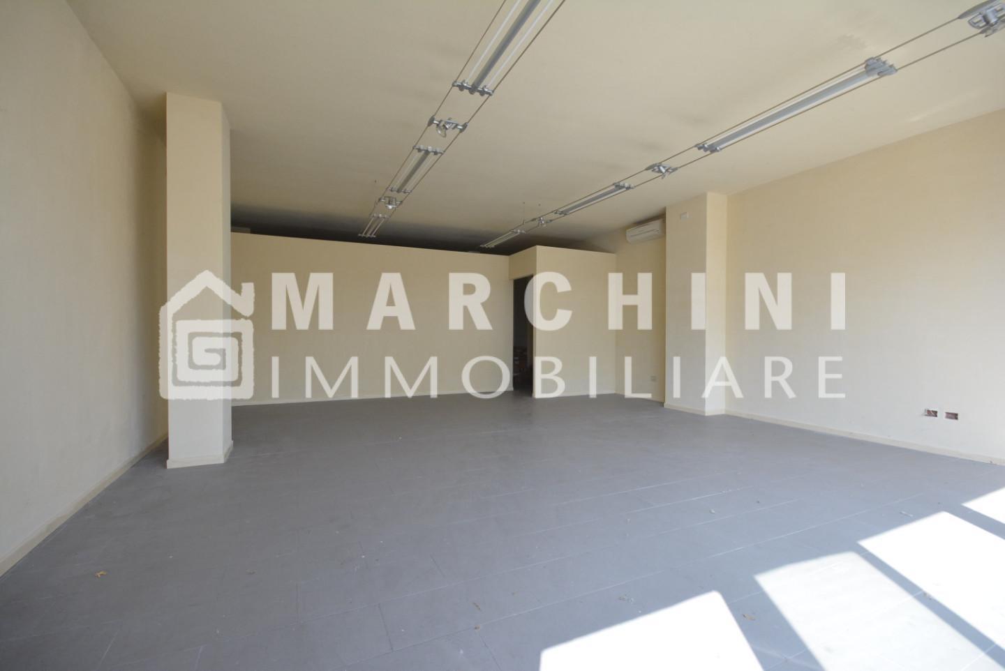 locale commerciale in vendita a Lucca in zona Centro Città