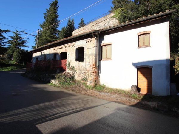 casa indipendente in vendita a Lucca in zona San Lorenzo a Vaccoli