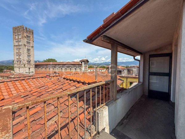 appartamento in vendita a Lucca in zona Centro Città