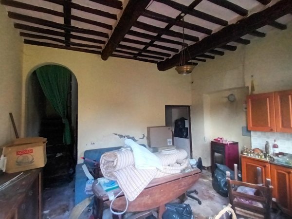 intera palazzina in vendita a Lucca in zona Sant'Alessio
