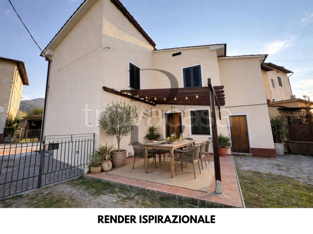casa indipendente in vendita a Lucca in zona Montuolo