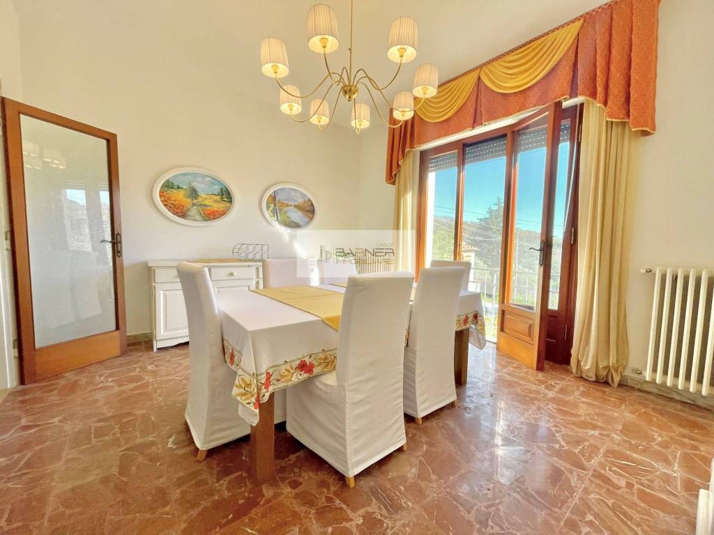 casa indipendente in vendita a Lucca in zona Nozzano