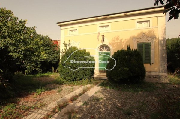 casa indipendente in vendita a Lucca in zona Balbano