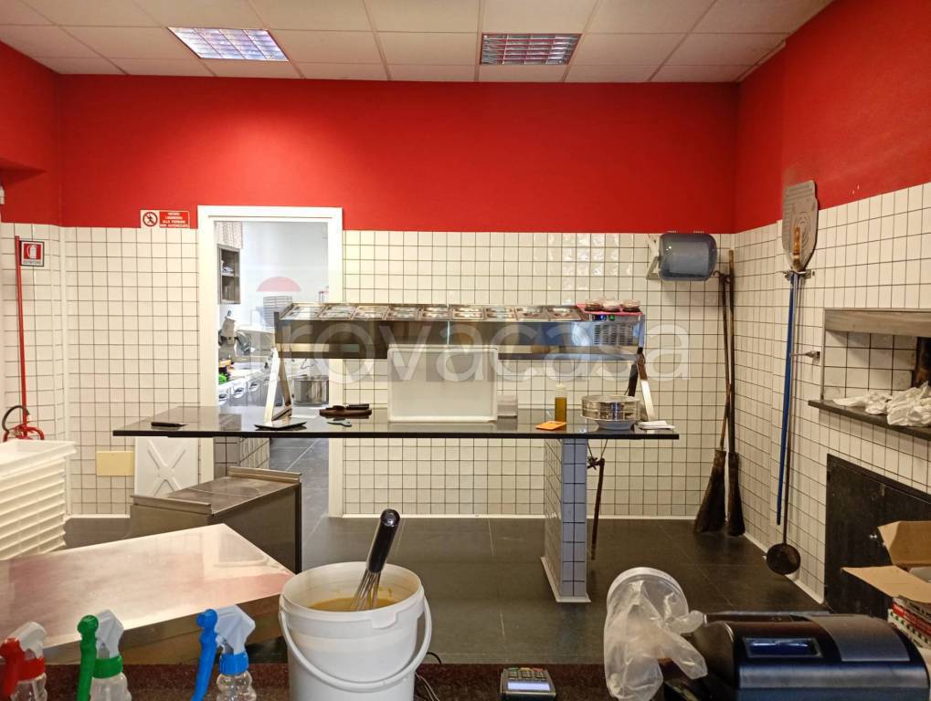 negozio in vendita a Lucca in zona Sant'Anna