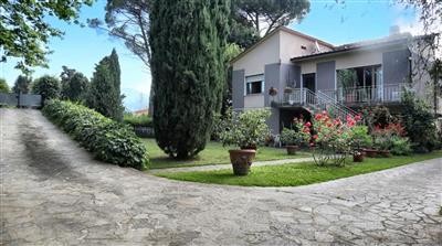 casa indipendente in vendita a Lucca in zona San Pietro a Vico