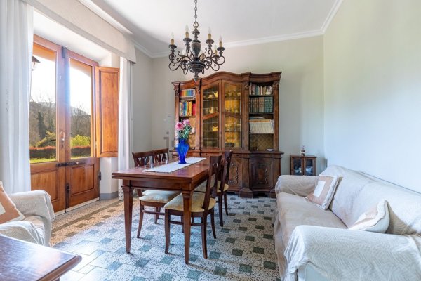 casa indipendente in vendita a Lucca in zona Montuolo
