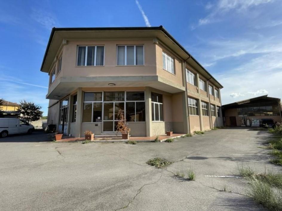 negozio in vendita a Lucca in zona zona San Marco