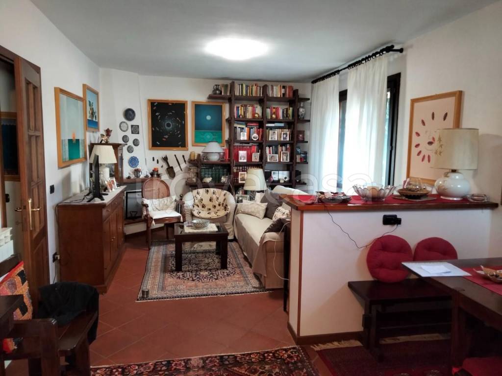 casa indipendente in vendita a Lucca in zona Maggiano