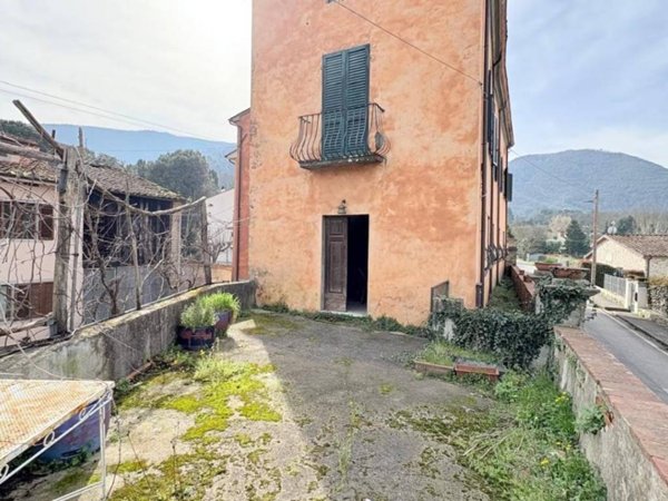 appartamento in vendita a Lucca in zona Cerasomma