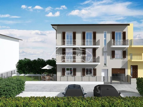 casa indipendente in vendita a Lucca in zona Pontetetto