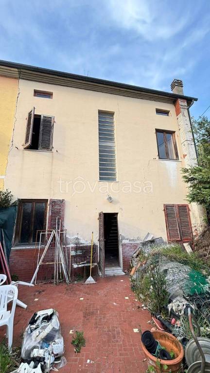 casa indipendente in vendita a Lucca in zona Picciorana