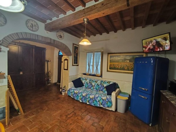 casa indipendente in vendita a Lucca in zona Centro Città