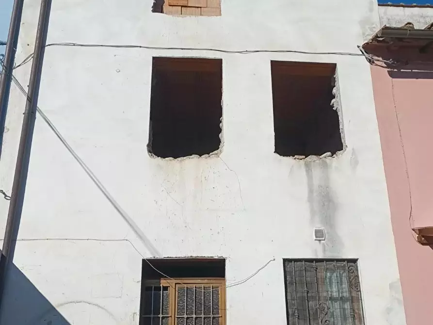 casa indipendente in vendita a Lucca in zona Centro Città