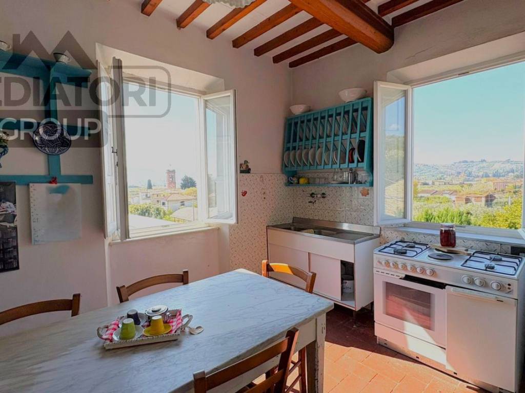 appartamento in vendita a Lucca in zona Monte San Quirico