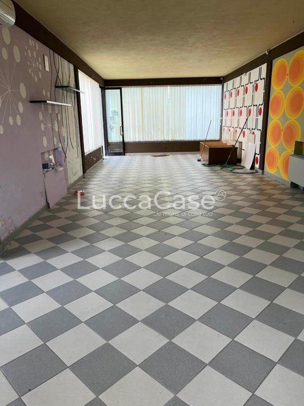 locale commerciale in vendita a Lucca in zona zona San Marco