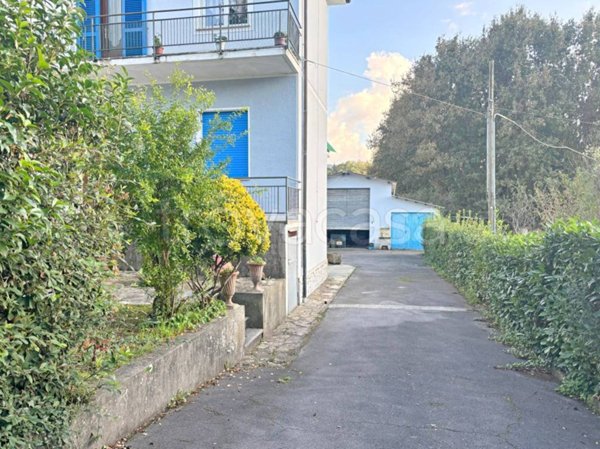 casa indipendente in vendita a Lucca in zona Maggiano