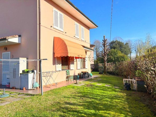 casa indipendente in vendita a Lucca in zona Ponte San Pietro