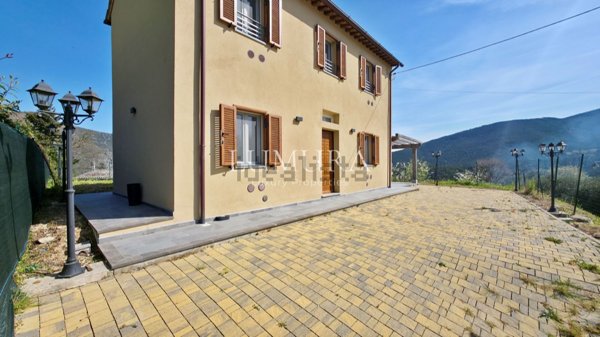 casa indipendente in vendita a Lucca in zona Santa Maria del Giudice