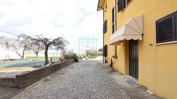 casa indipendente in vendita a Lucca in zona Mammoli