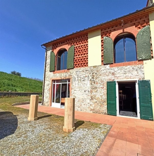 casale in vendita a Lucca in zona Maggiano