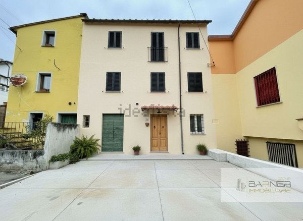 casa indipendente in vendita a Lucca in zona Santa Maria del Giudice