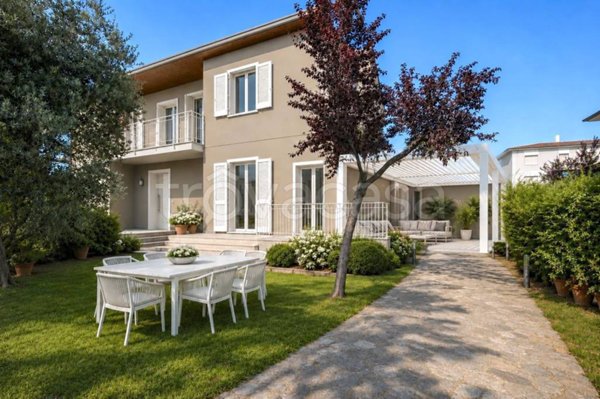 casa indipendente in vendita a Lucca in zona Zona San Concordio