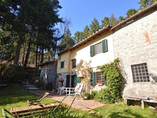 casa indipendente in vendita a Lucca in zona Ponte a Moriano