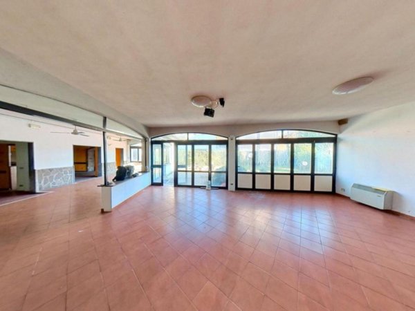 negozio in vendita a Lucca in zona Centro Città