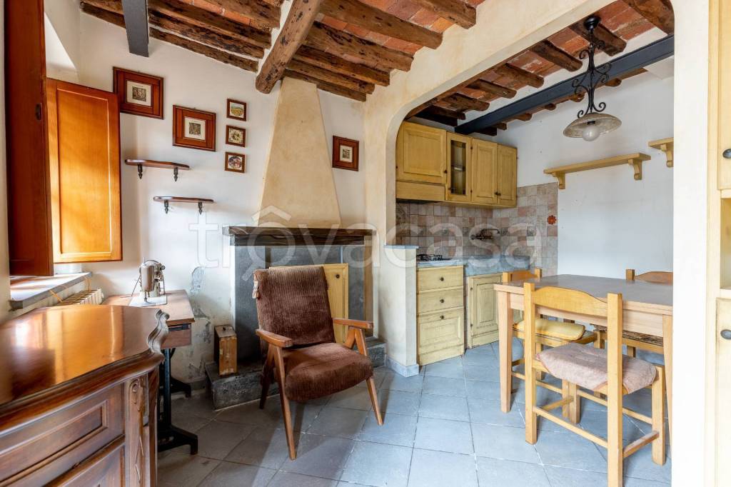casa indipendente in vendita a Lucca in zona Ponte San Pietro