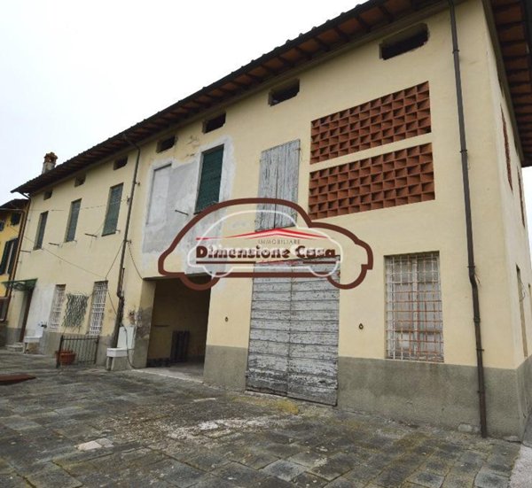intera palazzina in vendita a Lucca in zona Centro Città