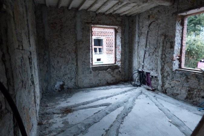 casa indipendente in vendita a Lucca in zona Nozzano