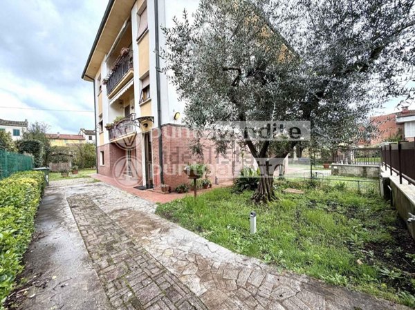 casa indipendente in vendita a Lucca in zona Zona San Concordio