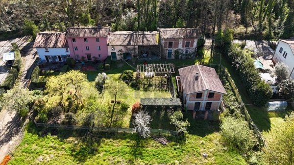 casa indipendente in vendita a Lucca in zona San Lorenzo a Vaccoli