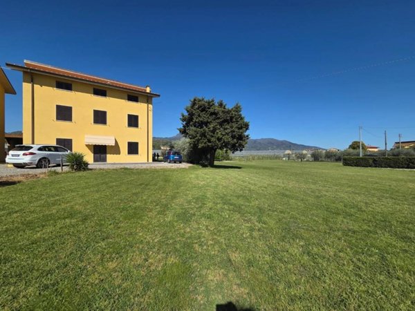 casa indipendente in vendita a Lucca in zona Palmata