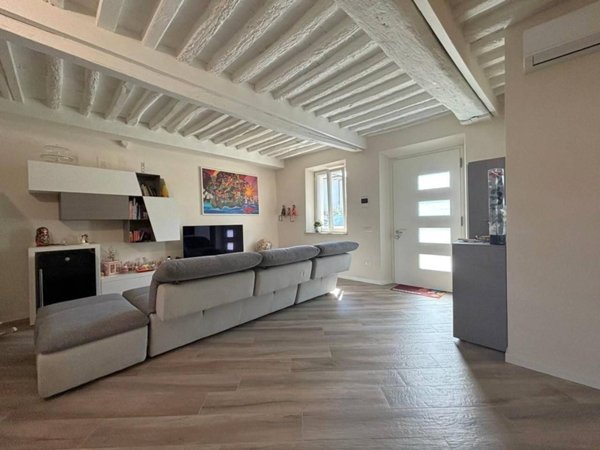 casa indipendente in vendita a Lucca in zona San Cassiano a Vico