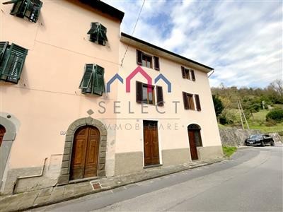 casa indipendente in vendita a Lucca